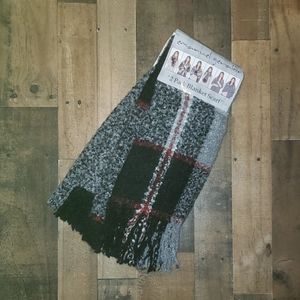 Emanuel Geraldo Blanket Scarfs